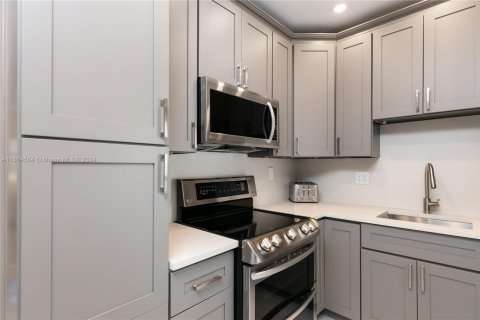 Copropriété à louer à Hallandale Beach, Floride: 2 chambres, 92.9 m2 № 1862874 - photo 7