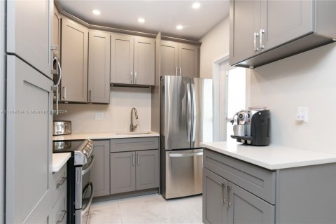 Copropriété à louer à Hallandale Beach, Floride: 2 chambres, 92.9 m2 № 1862874 - photo 2