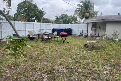 House in Fort Lauderdale, Florida 3 bedrooms, 103.68 sq.m. № 1937487 - photo 9