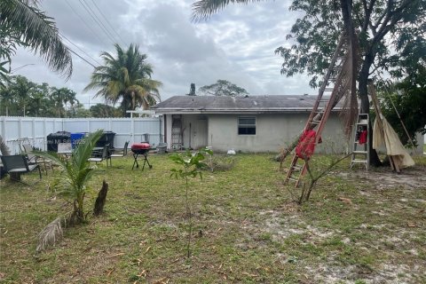 House in Fort Lauderdale, Florida 3 bedrooms, 103.68 sq.m. № 1937487 - photo 11