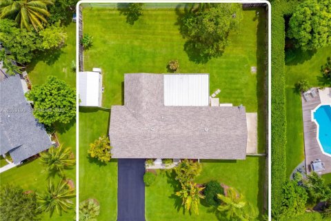 House in Miami, Florida 4 bedrooms, 193.98 sq.m. № 2384894
