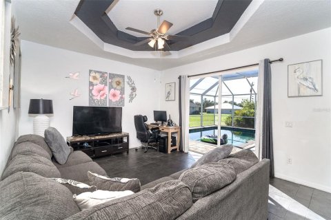 House in Port Charlotte, Florida 3 bedrooms, 169.27 sq.m. № 1800382 - photo 16