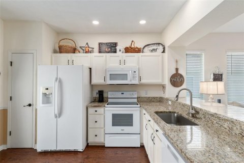 House in Summerfield, Florida 1 bedroom, 94.76 sq.m. № 1839890 - photo 14