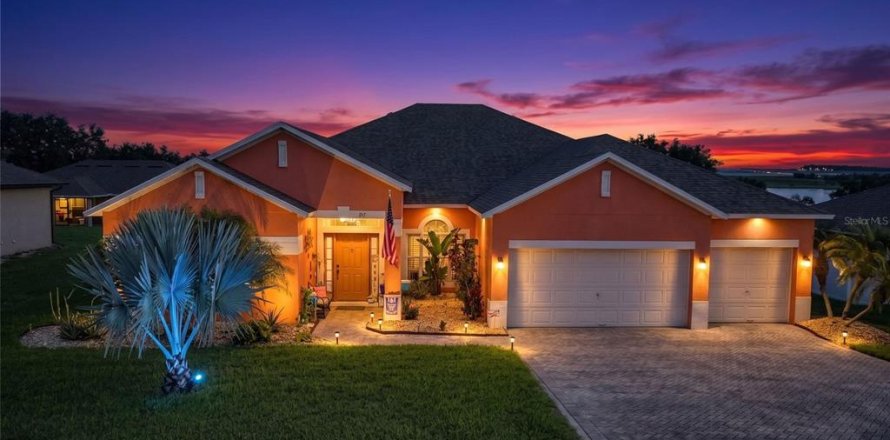 House in Lake Wales, Florida 5 bedrooms, 256.13 sq.m. № 2236560
