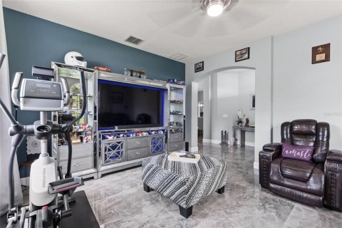 House in Lake Wales, Florida 5 bedrooms, 256.13 sq.m. № 2236560 - photo 9