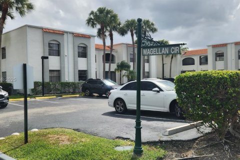 Condominio en venta en Aventura, Florida, 2 dormitorios, 101.82 m2 № 1985549 - foto 19