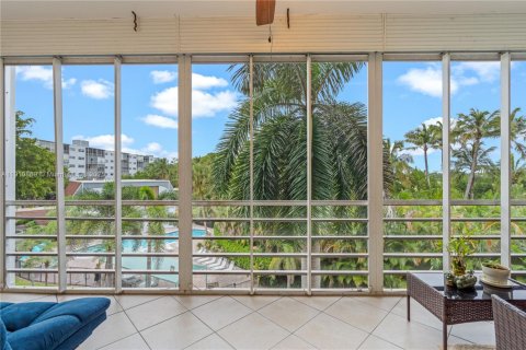 Condominio en venta en Hallandale Beach, Florida, 2 dormitorios, 95.41 m2 № 1966045 - foto 23