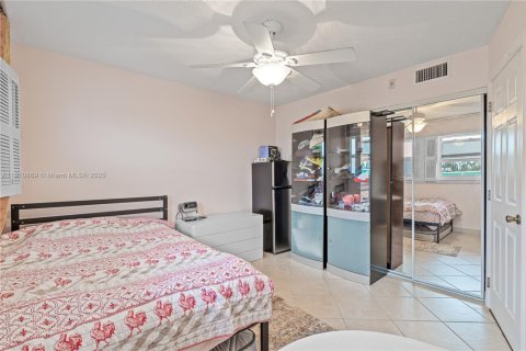 Condominio en venta en Hallandale Beach, Florida, 2 dormitorios, 95.41 m2 № 1966045 - foto 25