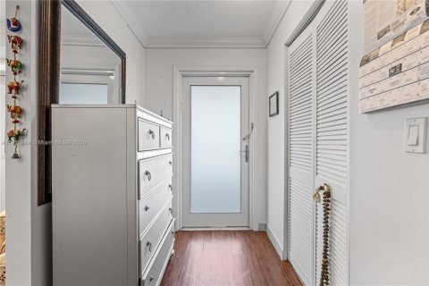 Купить кондоминиум в Халландейл-Бич, Флорида 2 спальни, 95.41м2, № 1966045 - фото 6