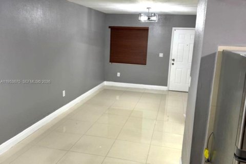 Купить кондоминиум в Хайалиа, Флорида 3 спальни, 78.69м2, № 2008946 - фото 7