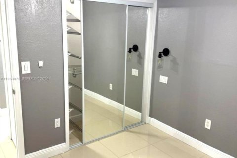 Купить кондоминиум в Хайалиа, Флорида 3 спальни, 78.69м2, № 2008946 - фото 6