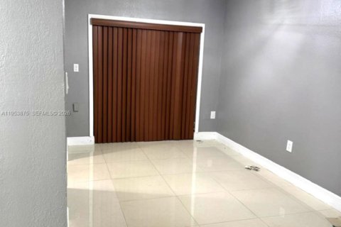 Купить кондоминиум в Хайалиа, Флорида 3 спальни, 78.69м2, № 2008946 - фото 8