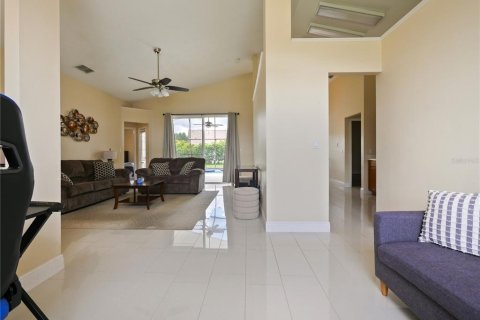 House in Kissimmee, Florida 3 bedrooms, 143.72 sq.m. № 1793366 - photo 5