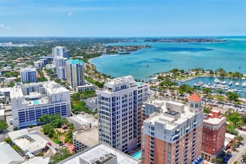 Condo in Sarasota, Florida, 3 bedrooms  № 1746824 - photo 1
