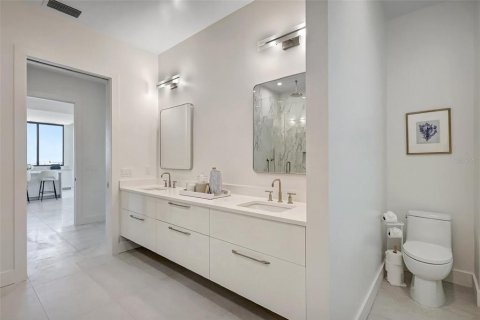 Condo in Sarasota, Florida, 3 bedrooms  № 1746824 - photo 19