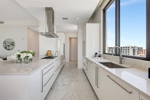 Condo in Sarasota, Florida, 3 bedrooms  № 1746824 - photo 8