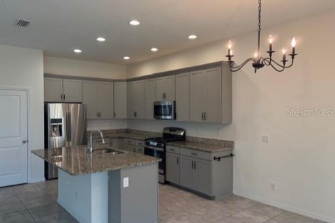 Villa ou maison à vendre à Apopka, Floride: 3 chambres, 166.48 m2 № 2237237 - photo 4