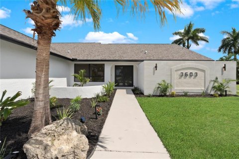 Villa ou maison à vendre à Cape Coral, Floride: 3 chambres, 195.84 m2 № 2386527 - photo 16