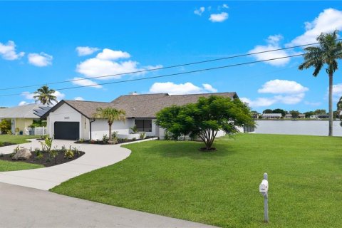 Villa ou maison à vendre à Cape Coral, Floride: 3 chambres, 195.84 m2 № 2386527 - photo 12