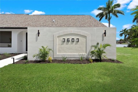 Villa ou maison à vendre à Cape Coral, Floride: 3 chambres, 195.84 m2 № 2386527 - photo 17