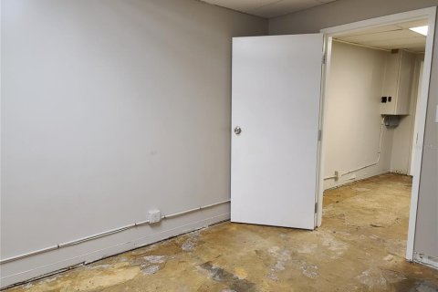 Commercial property in Pinellas Park, Florida 107.77 sq.m. № 1346970 - photo 19