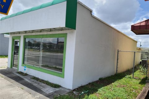 Commercial property in Pinellas Park, Florida 107.77 sq.m. № 1346970 - photo 12