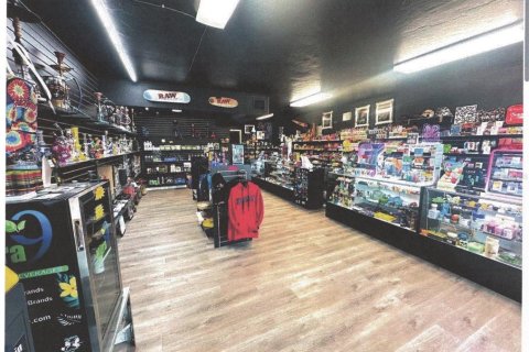 Commercial property in Pinellas Park, Florida 107.77 sq.m. № 1346970 - photo 11