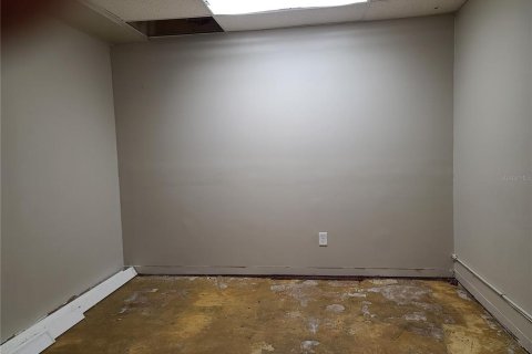 Commercial property in Pinellas Park, Florida 107.77 sq.m. № 1346970 - photo 10