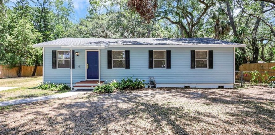 House in Tampa, Florida 3 bedrooms, 98.1 sq.m. № 1749495