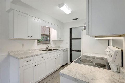 House in Tampa, Florida 3 bedrooms, 98.1 sq.m. № 1749495 - photo 6