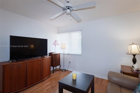Condominio en venta en Tamarac, Florida, 2 dormitorios, 112.88 m2 № 1924863 - foto 19