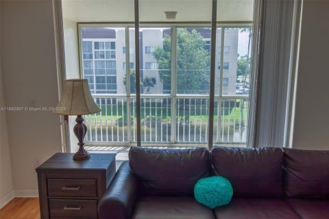 Condominio en venta en Tamarac, Florida, 2 dormitorios, 112.88 m2 № 1924863 - foto 8