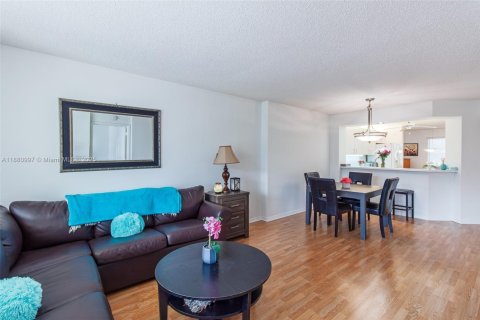 Condominio en venta en Tamarac, Florida, 2 dormitorios, 112.88 m2 № 1924863 - foto 10