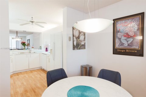 Condo in Tamarac, Florida, 2 bedrooms  № 1924863 - photo 29