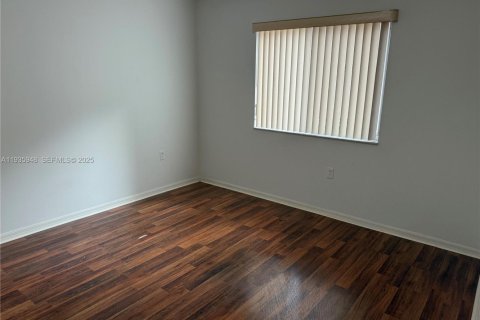 Купить кондоминиум в Пемброк-Пайнс, Флорида 3 спальни, 95.13м2, № 1994008 - фото 26