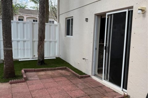 Купить кондоминиум в Пемброк-Пайнс, Флорида 3 спальни, 95.13м2, № 1994008 - фото 7