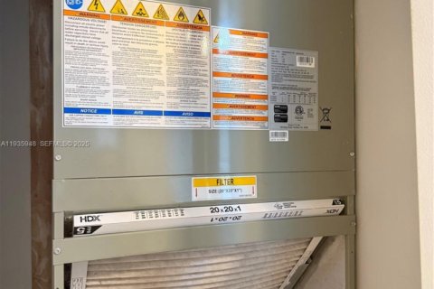 Купить кондоминиум в Пемброк-Пайнс, Флорида 3 спальни, 95.13м2, № 1994008 - фото 21