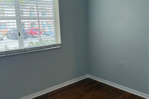 Купить кондоминиум в Пемброк-Пайнс, Флорида 3 спальни, 95.13м2, № 1994008 - фото 13