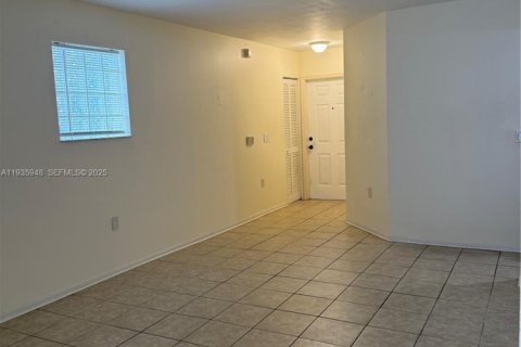 Купить кондоминиум в Пемброк-Пайнс, Флорида 3 спальни, 95.13м2, № 1994008 - фото 9