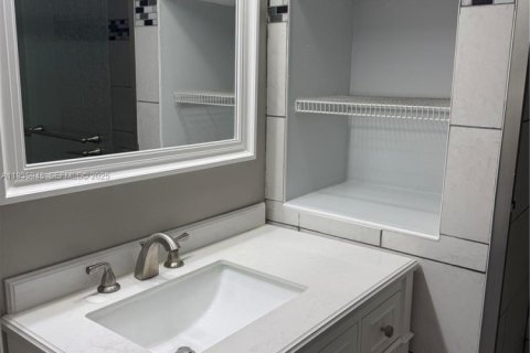 Купить кондоминиум в Пемброк-Пайнс, Флорида 3 спальни, 95.13м2, № 1994008 - фото 25