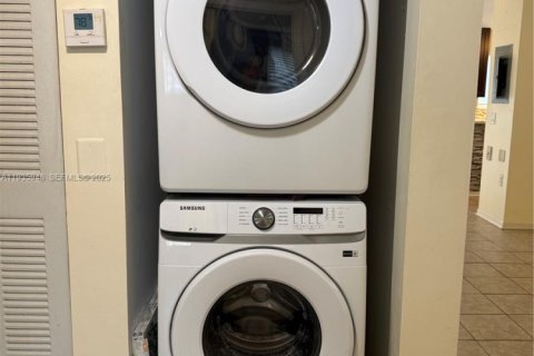 Купить кондоминиум в Пемброк-Пайнс, Флорида 3 спальни, 95.13м2, № 1994008 - фото 20