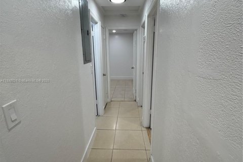 House in Riviera Beach, Florida 3 bedrooms, 101.64 sq.m. № 1946203 - photo 8