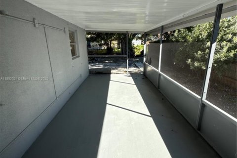 House in Riviera Beach, Florida 3 bedrooms, 101.64 sq.m. № 1946203 - photo 20