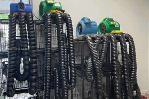 Propiedad comercial en venta en Davie, Florida № 2039765 - foto 4