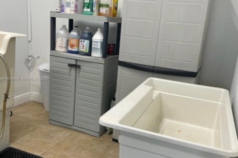 Propiedad comercial en venta en Davie, Florida № 2039765 - foto 7