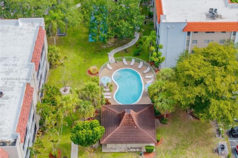 Condo in Lauderhill, Florida, 2 bedrooms  № 1955019 - photo 29