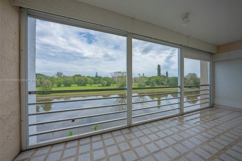 Condo in Lauderhill, Florida, 2 bedrooms  № 1955019 - photo 21