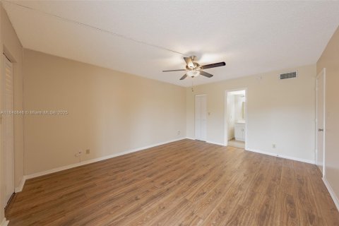 Condo in Lauderhill, Florida, 2 bedrooms  № 1955019 - photo 23