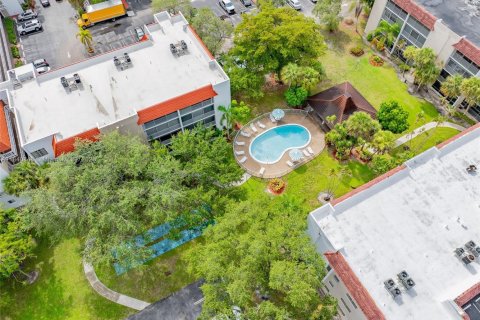 Condo in Lauderhill, Florida, 2 bedrooms  № 1955019 - photo 30