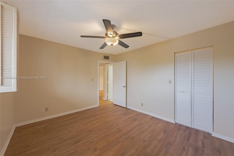 Condo in Lauderhill, Florida, 2 bedrooms  № 1955019 - photo 15